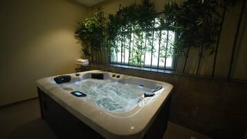 Grand Cottage | Bathroom
