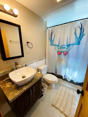 Hair dryer, towels, soap, shampoo - California Lakeview Escape: Santa Ysabel Glamping to Recharge (Santa Ysabel)
