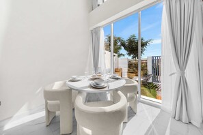 Dining - Free housekeeping visits during your stay - StayShort - Cozy 1BR Townhouse loft style located in Rukan Community (Dubai Land)