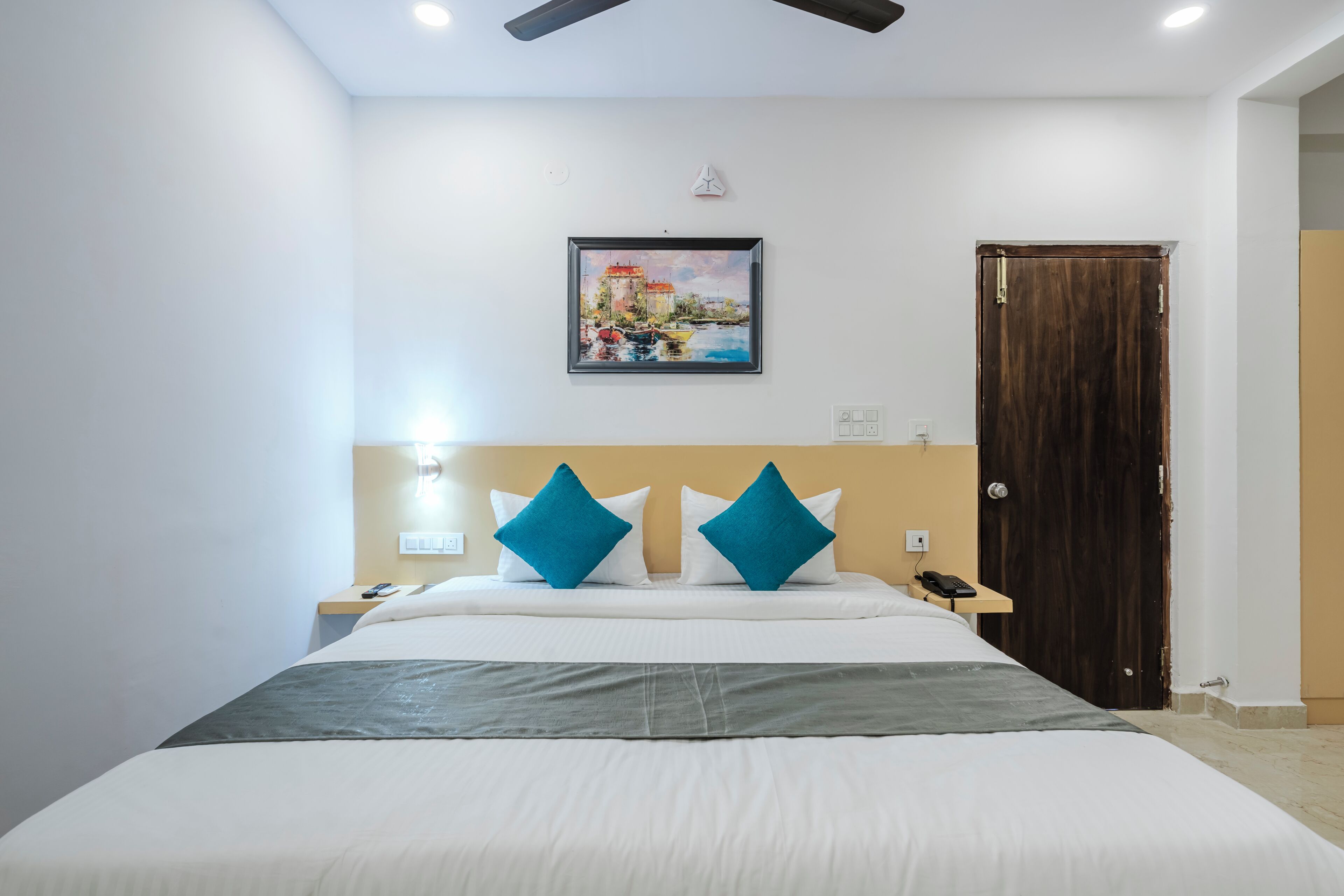 Quarto casal ou duplo luxo | Roupas de cama premium, camas com colchões pillow-top, escrivaninha