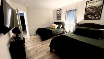 4 bedrooms, iron/ironing board, WiFi, bed sheets