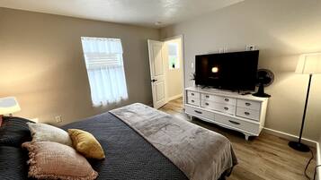 4 bedrooms, iron/ironing board, WiFi, bed sheets