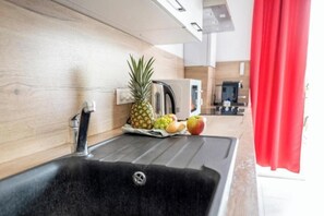 Private kitchen - AbraCadabra Flat - Modern Apartment with Garden in St. Louis (Saint-Louis)