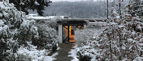Huoneisto, 3 makuuhuonetta, parveke | Ulkopuoli