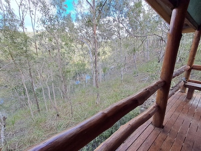 The Lookout@RiverHaven ~ Private timber cabin, river views & huge swimming holes