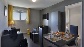 Apartment | Dining