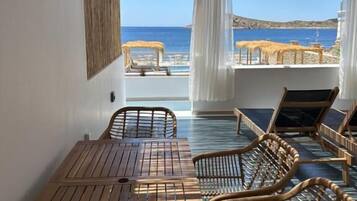 Deluxe Suite, Patio, Sea View | Outdoor dining