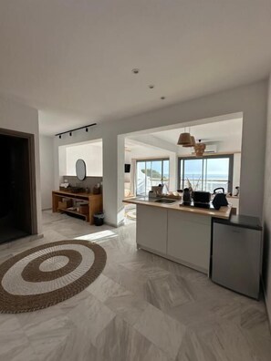 Private kitchen - SPONGIA HOTEL SUITES & SPA (Mirties)