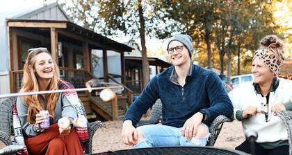 Fantastic Texas Glamping Adventure for Family and Friends: Luxurious Tented Cabin on the Geronimo Creek in Seguin