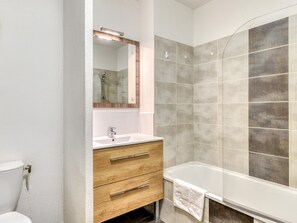 Apartment | Badezimmer