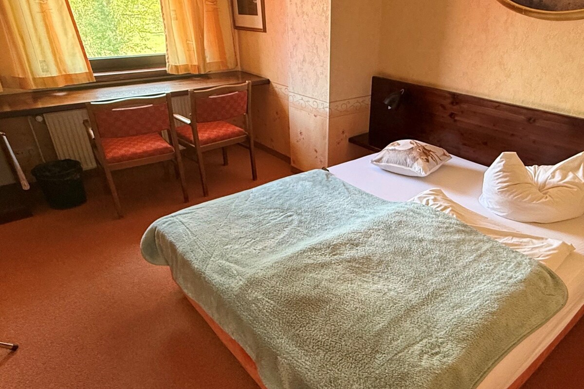 Basic Double Room | WiFi (free)