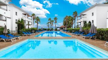 Apartment | Pool | Outdoor pool