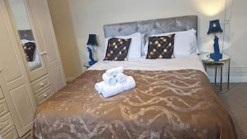 4 Schlafzimmer, Bügeleisen/Bügelbrett, kostenloses WLAN, Bettwäsche