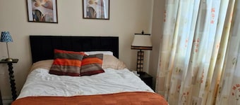 Townhouse Sleeps 8 - Garden, Wifi, Free Parking