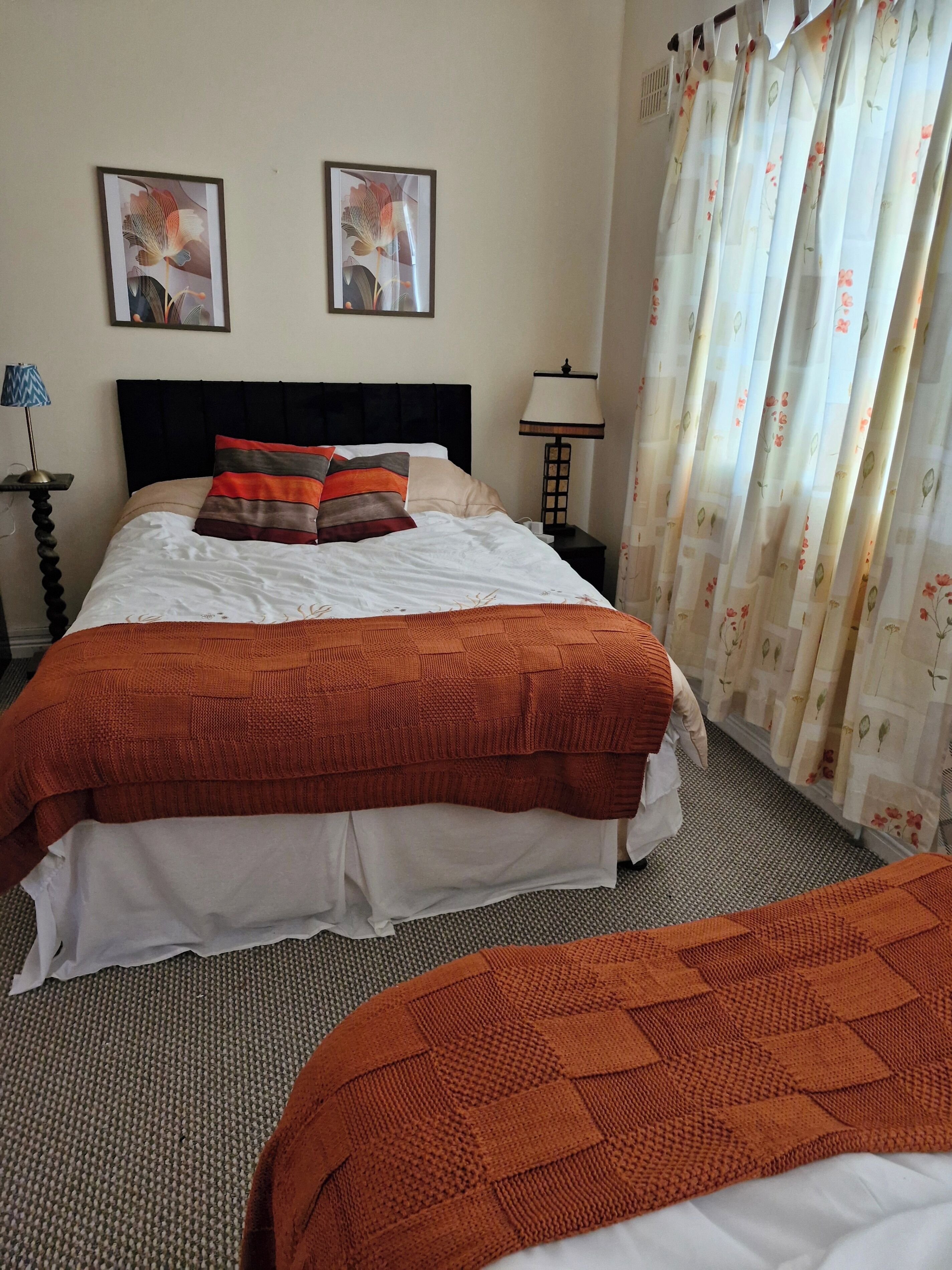 4 kamar tidur, setrika/meja setrika, Wi-Fi gratis, dan seprai linen