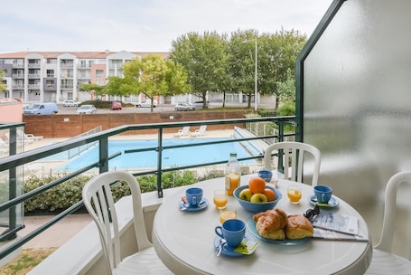 Coastal Apartment Near Marina