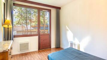 Apartment | 3 bedrooms, bed sheets