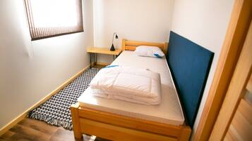 House | 1 bedroom, individually furnished, bed sheets