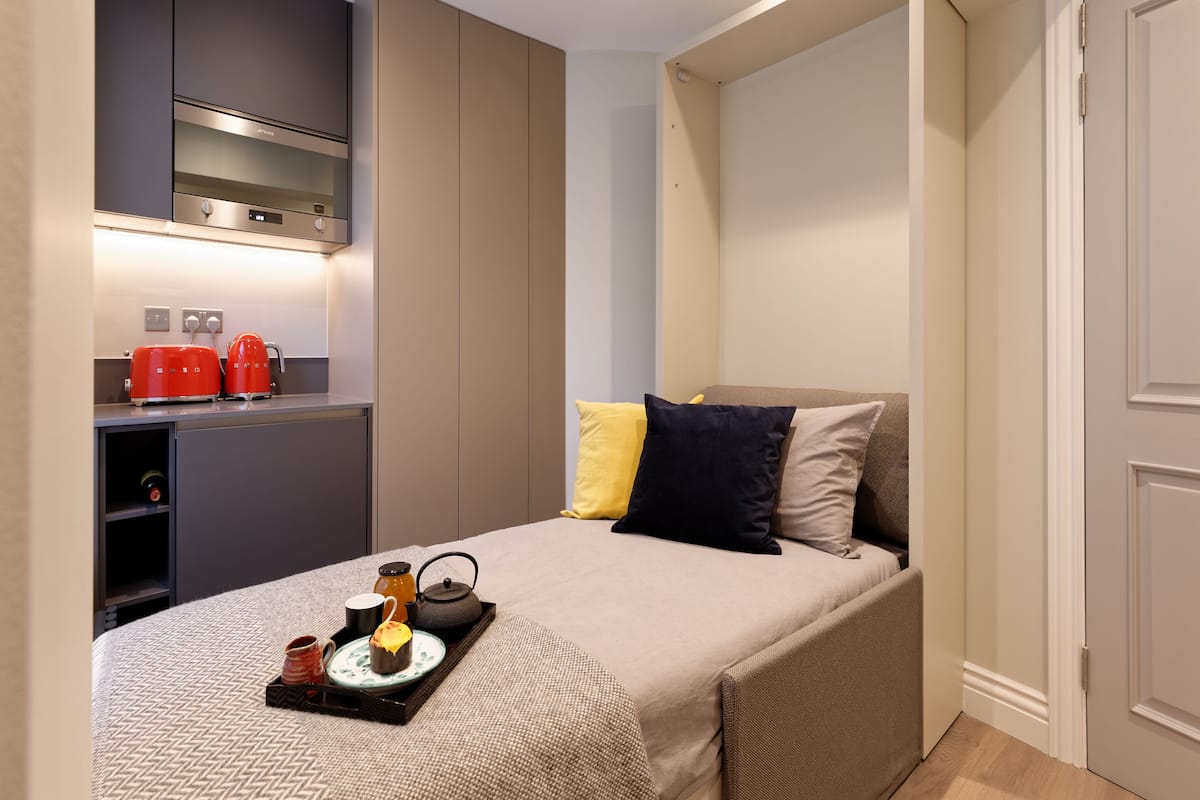 Basic Studio, Ensuite (With shared kitchen) | Iron/ironing board, WiFi (free)