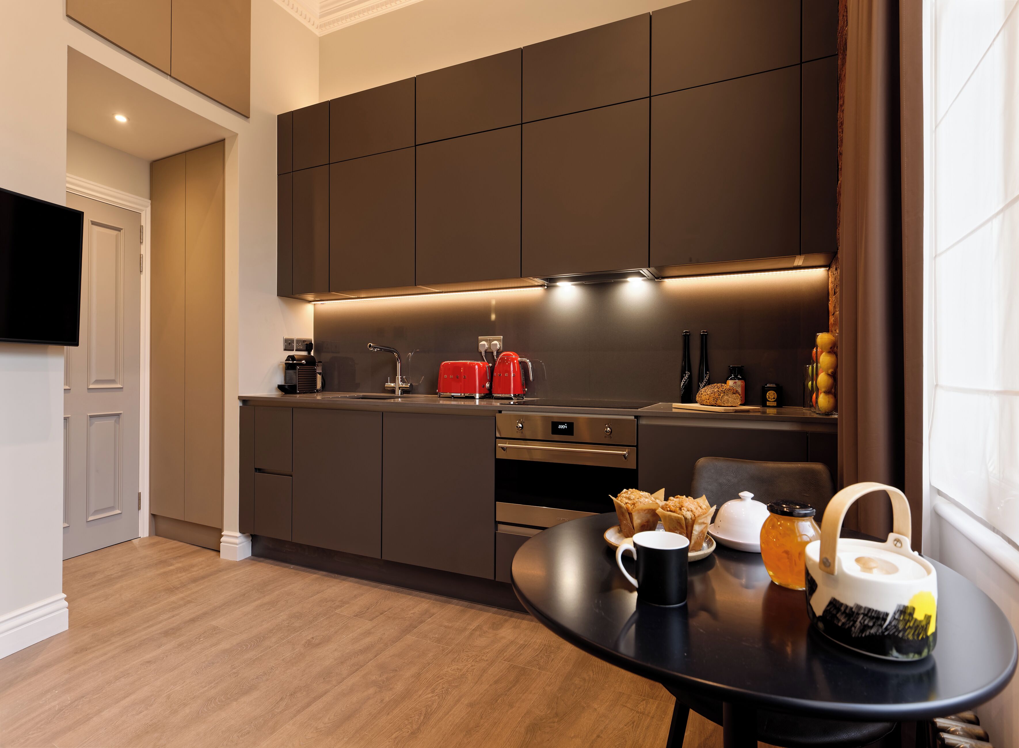 Studio Standard | Cuisine privée | Chaise haute