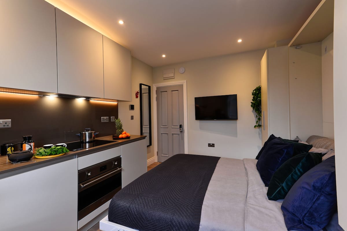 Apartment, Ensuite | Iron/ironing board, WiFi (free)