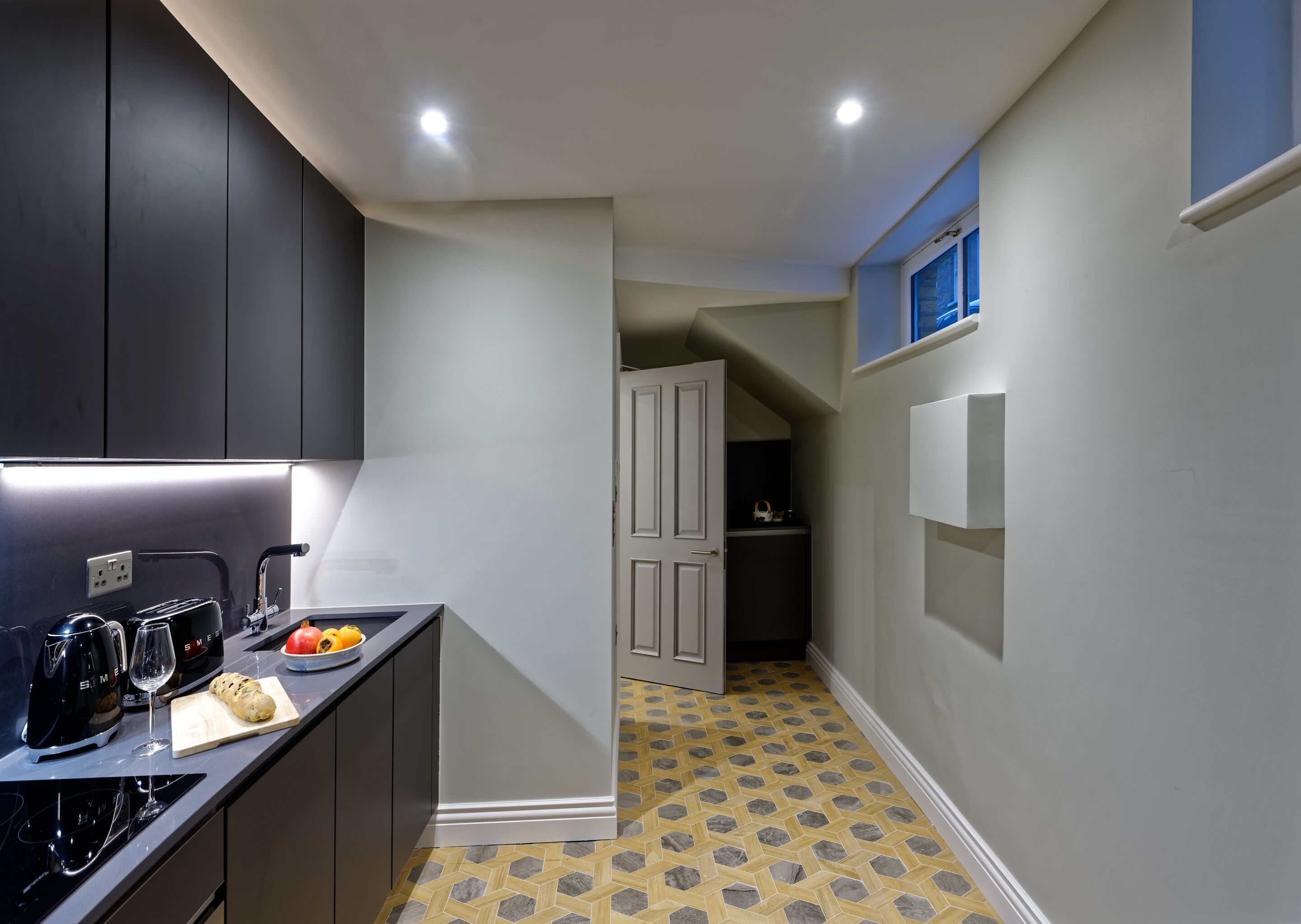 Basic Studio, Non Smoking | Private kitchen