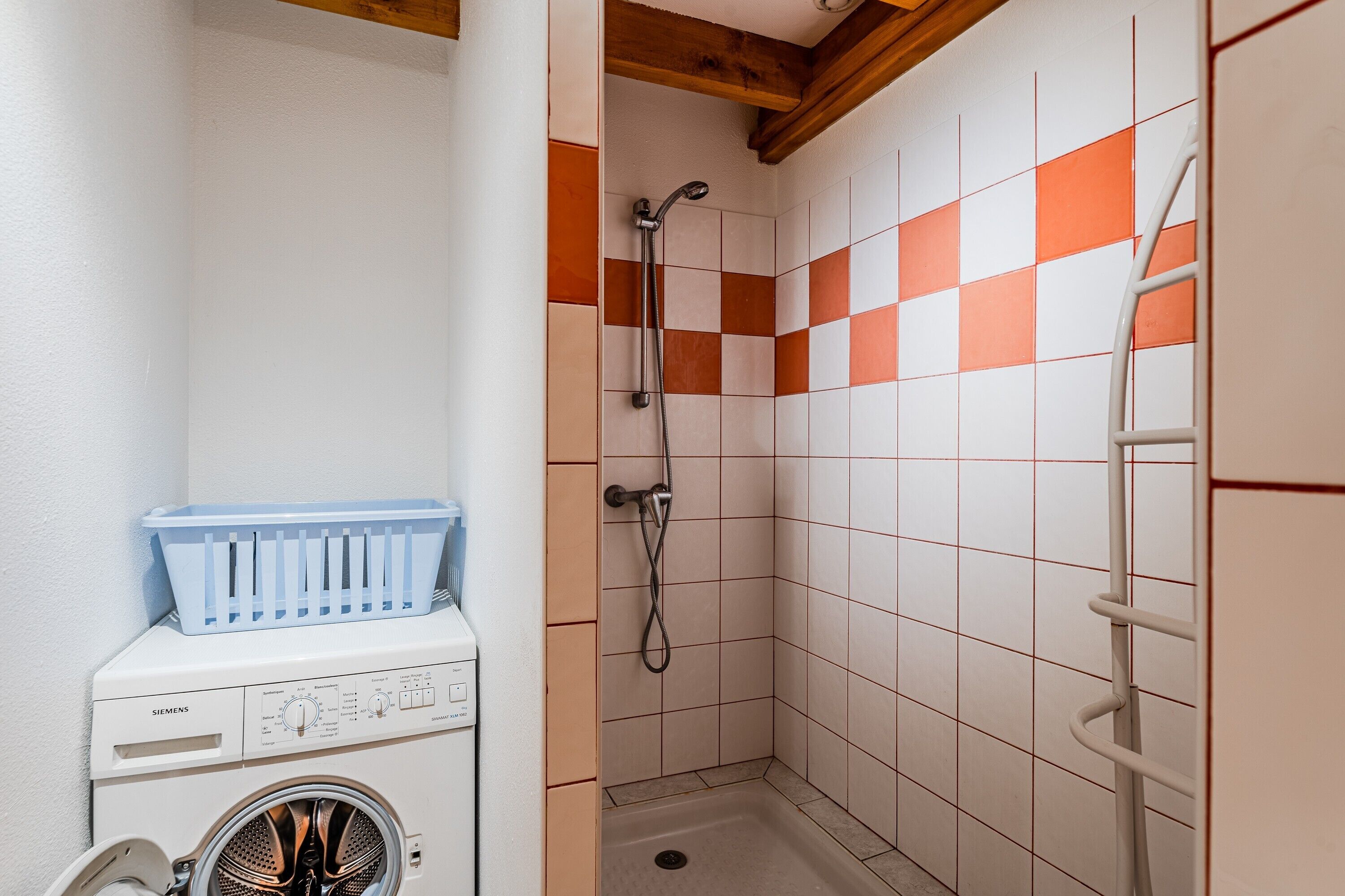 Douche, serviettes fournies