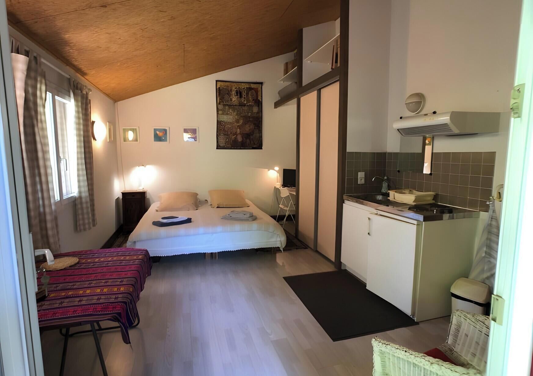1 bedroom, WiFi, bed sheets