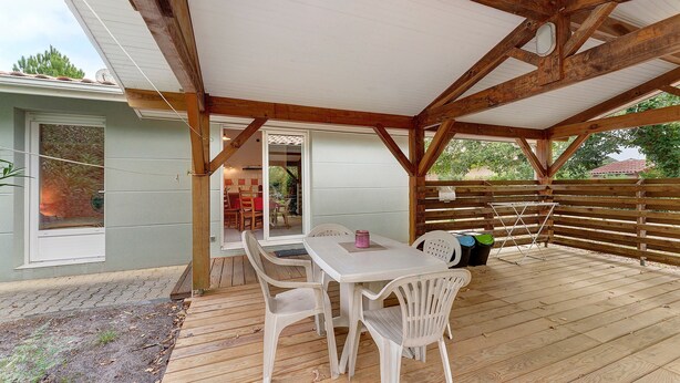Outdoor dining - Apartment '4p Sanguinet - Addax' with Private Terrace and Wi-Fi (Sanguinet)