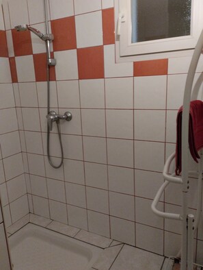 Dusch och handdukar
