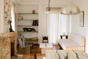 House - Penthouse Under Acropolis (Athens)