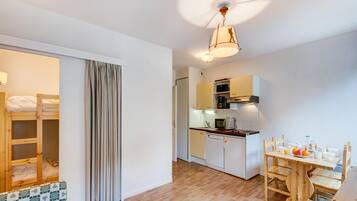 Apartment | Dining