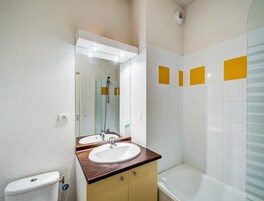 Apartment | Bathroom