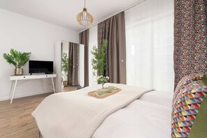 Iron/ironing board, travel cot, WiFi, bed sheets - Stylish Studio in Katowice | Parking | Balcony (Katowice)