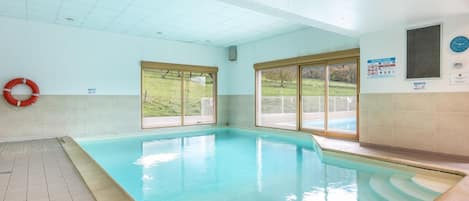Apartment | Pool | Indoor pool, outdoor pool