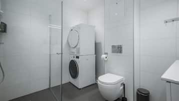 Standard Apartment | Bathroom | Shower, hair dryer, towels, soap