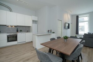 Standard Double or Twin Room | Dining - MAYA Apartments - Sentrum (Oslo)
