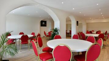 Apartment | Dining