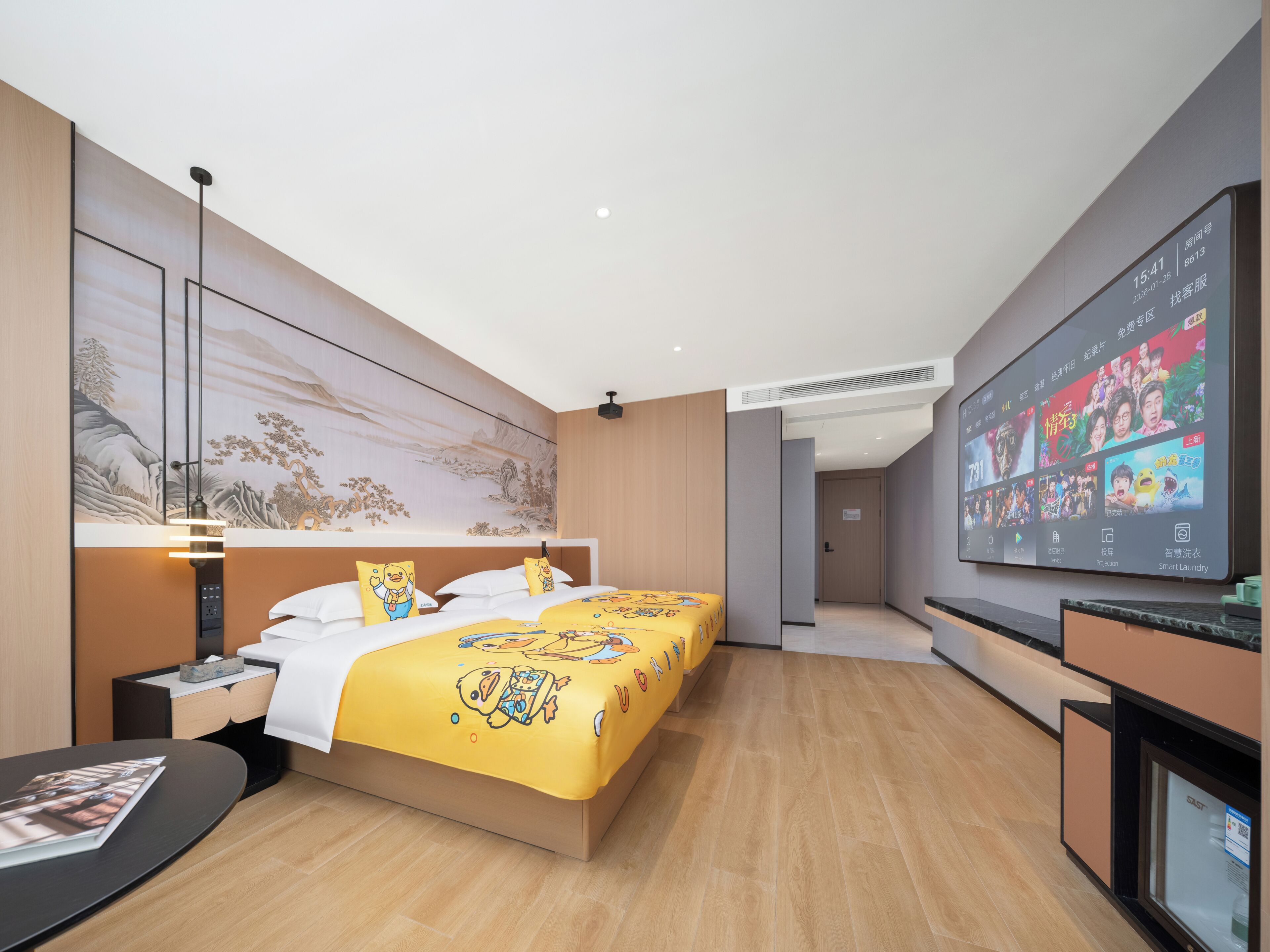 Family Triple Room | Desk, blackout curtains, soundproofing, iron/ironing board