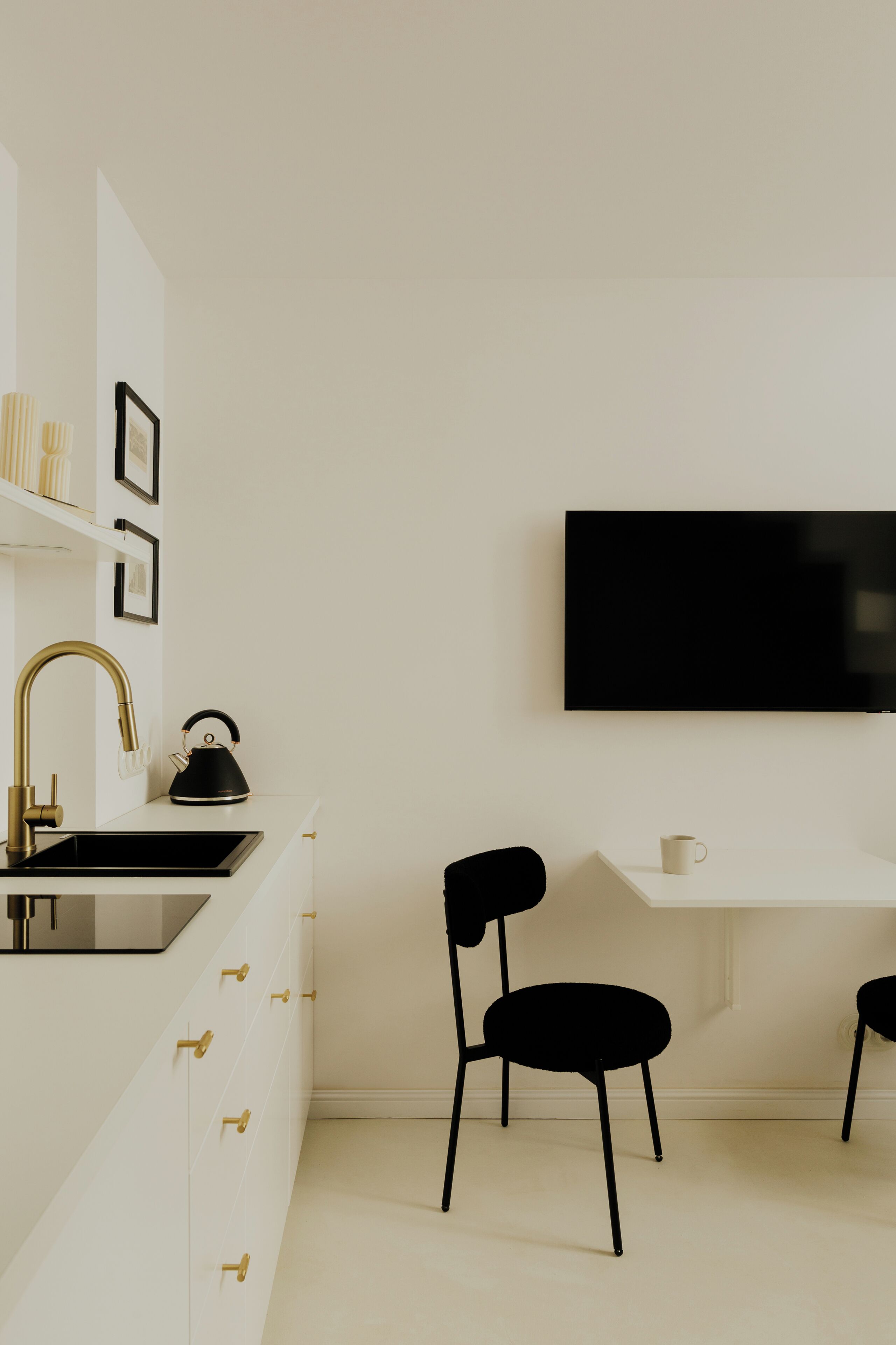 Deluxe Studio Suite | Interior