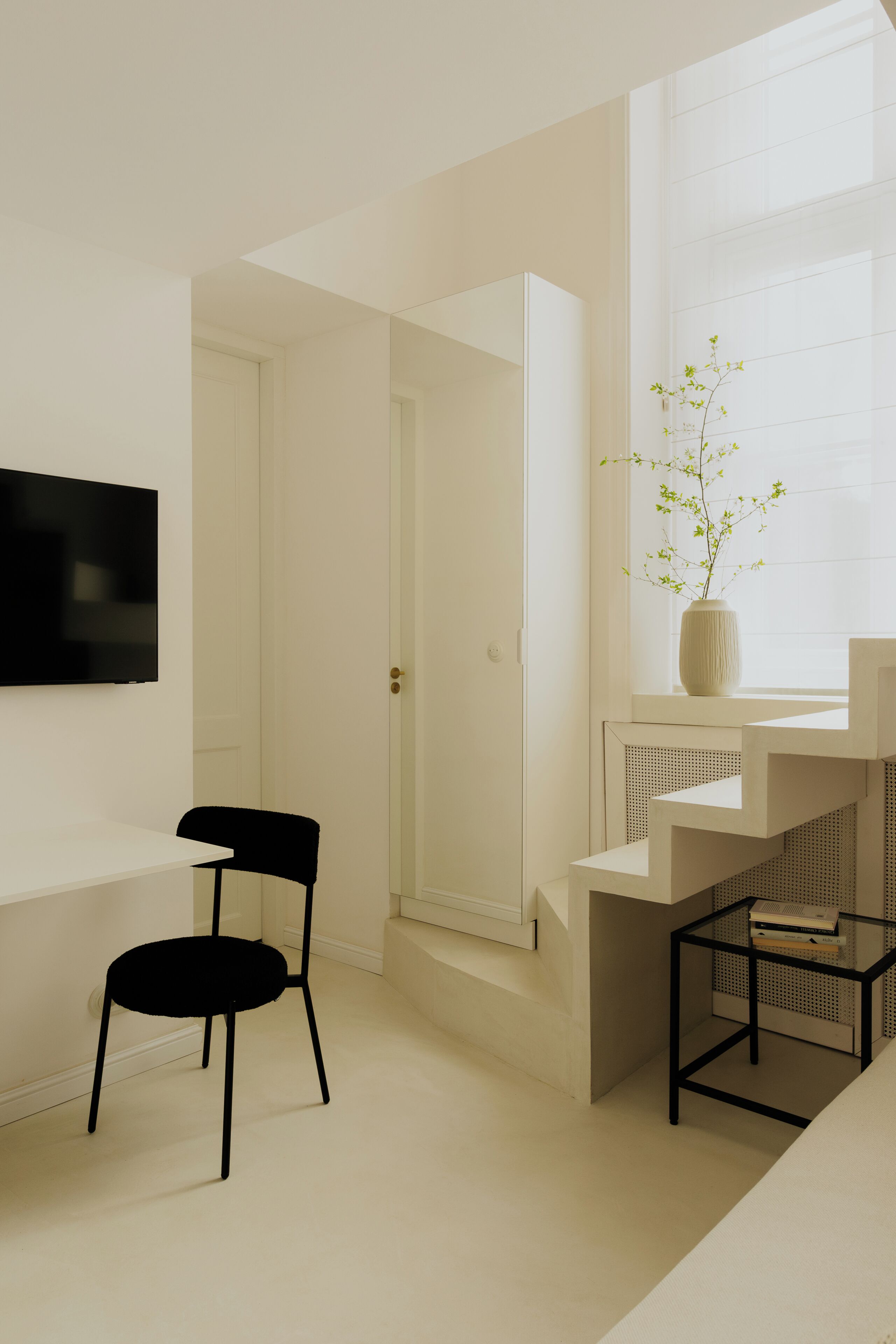 Deluxe Studio Suite | Dining