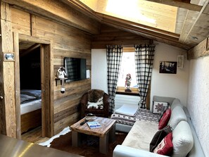 Free WiFi, bed sheets - Matterhorn Alpine Hideaway - Cozy Renovated Apartm (Zermatt)