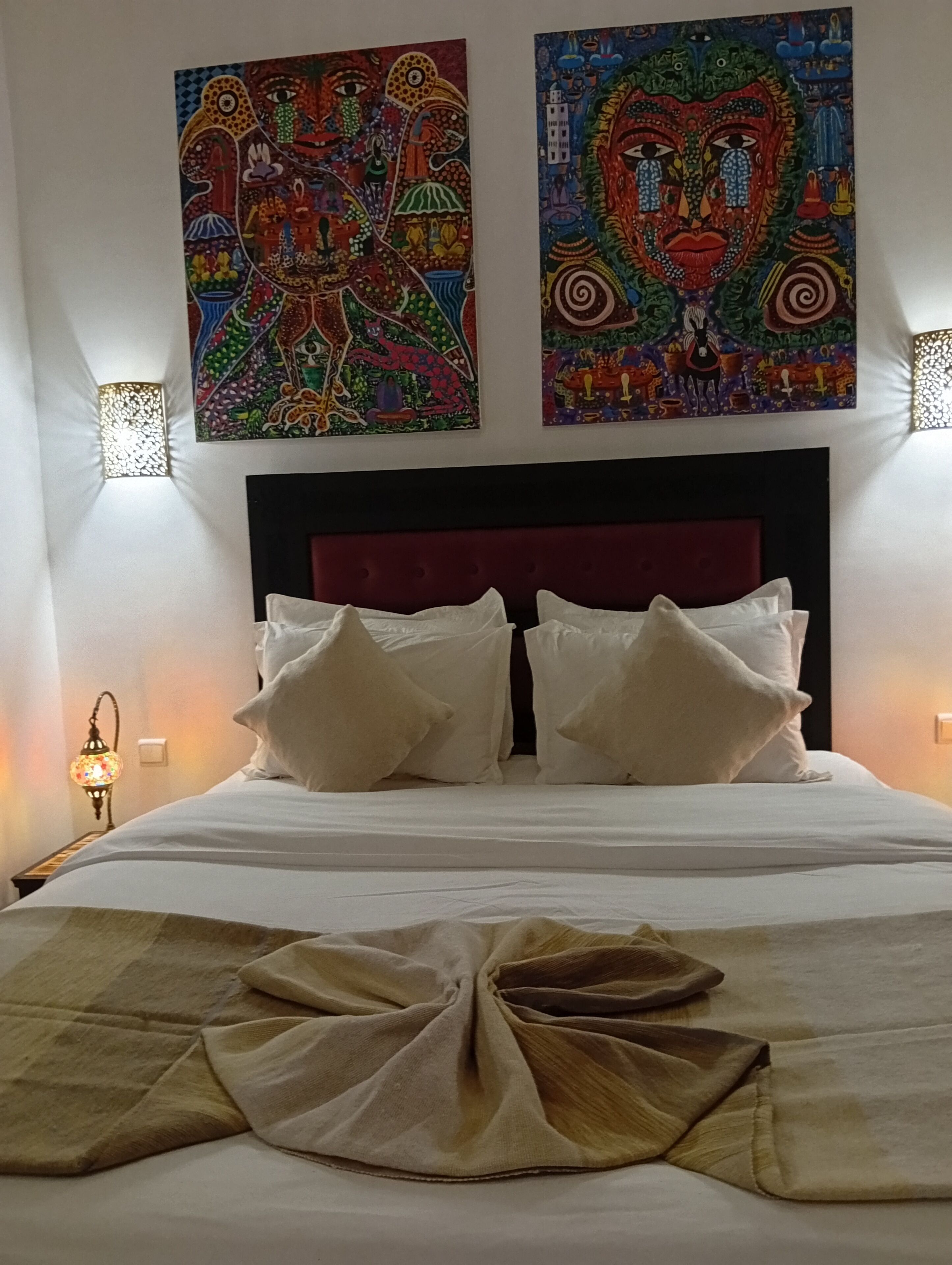 Premium bedding, free cribs/infant beds, free WiFi, bed sheets
