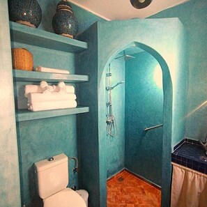 Habitación Confort doble, vistas al patio | Baño