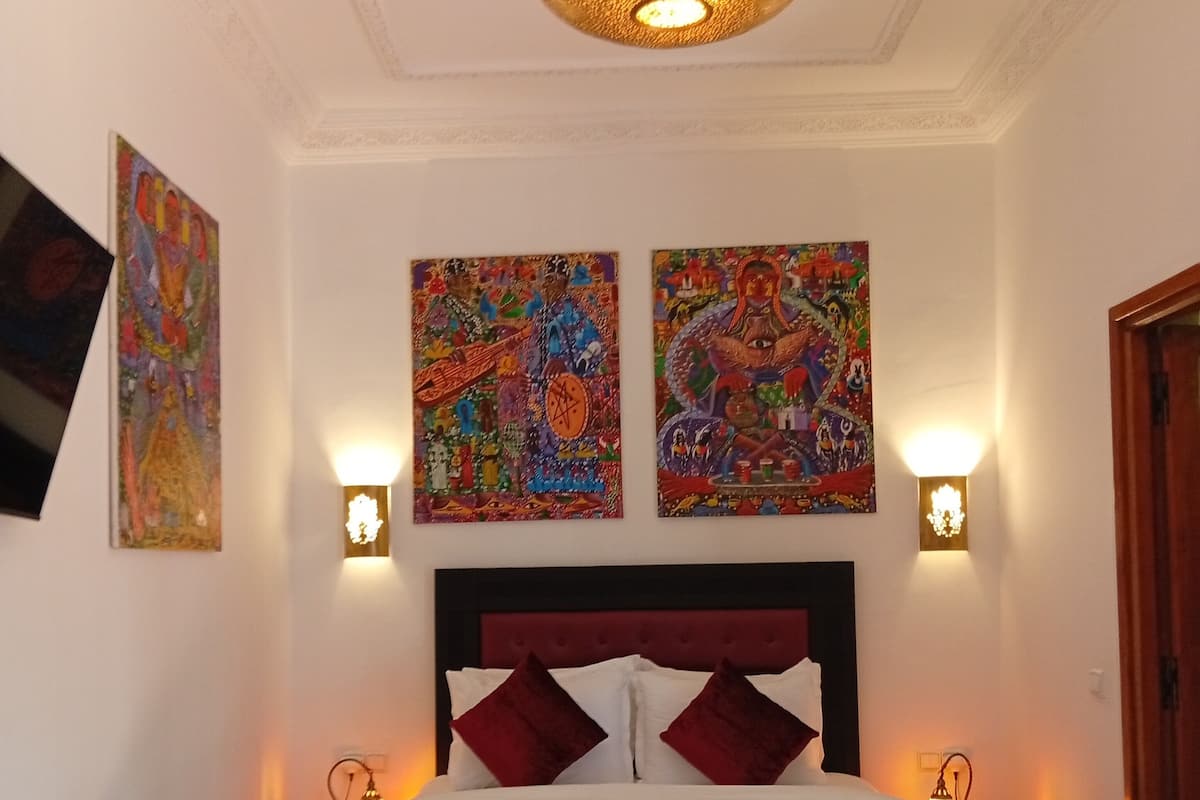 Habitación doble Confort, vista al patio | Ropa de cama de alta calidad, cunas gratuitas y wifi gratis