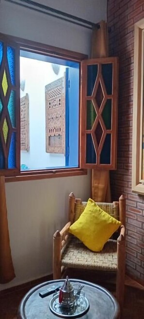 Habitación Confort doble, patio, vistas al patio | Interior