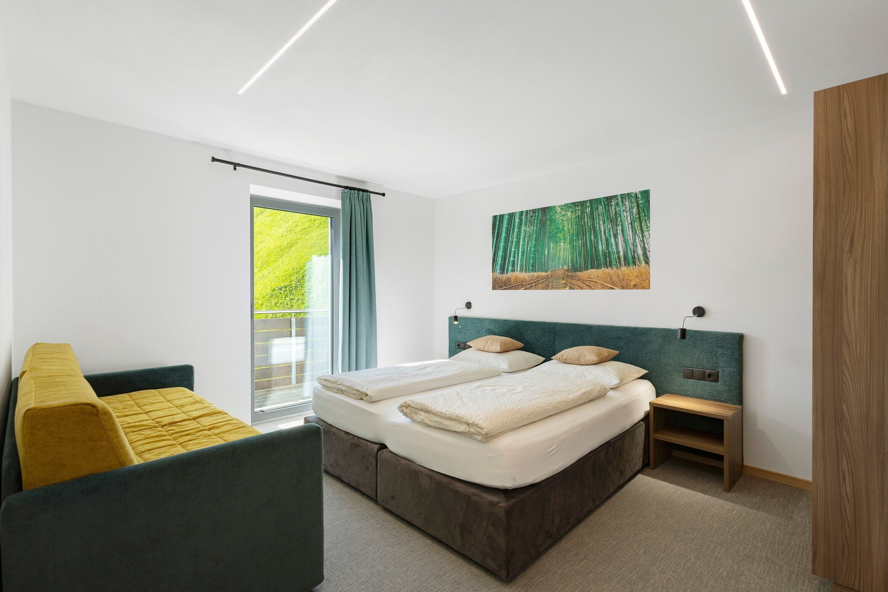 WiFi, bed sheets