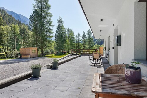 Apartment 'Nature House Mammoth Tree' – Strength, Tranquility & Connection to Nature