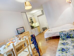 Apartment | Dining - Studio for 3 Near Luchon Cable Cars (Bagneres-de-Luchon)