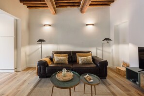 Comfort Apartment | Living area - Fiammetta by MMega (Firenze)